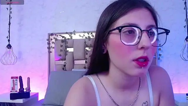 Snapshot of ScarlettRox chatting on October 13, 12:08 pm ScarlettRox online show from October 13, 12:08 pm