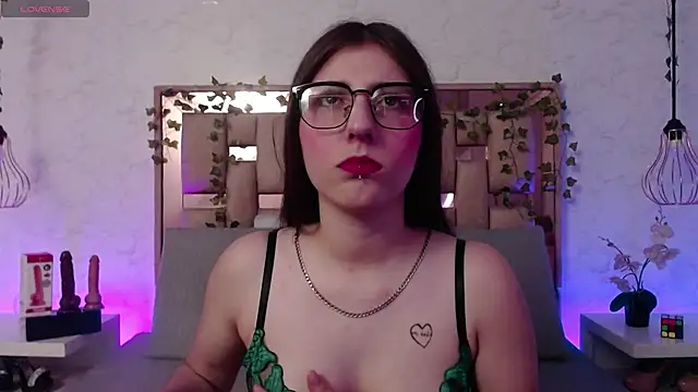 Snapshot of ScarlettRox chatting on October 1, 11:37 am ScarlettRox online show from October 1, 11:37 am