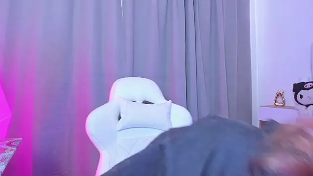 MilkWhore1 online show from April 25, 7:44 pm