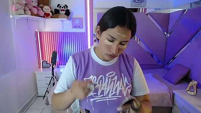 Mia garcia28 online show from February 4, 8:45 pm