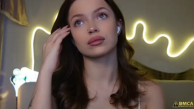 kellypeachcake online show from February 1, 5:17 am