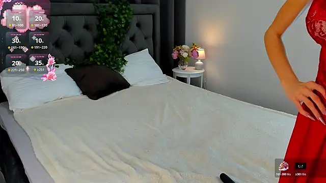 cute luucy online show from December 18, 7:07 pm