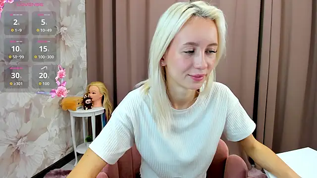 cute luucy online show from October 15, 3:53 am