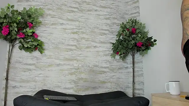 Maia 520 online show from April 21, 6:37 pm