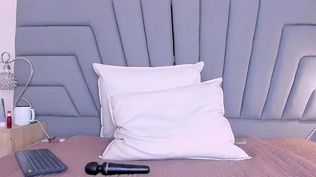 Maia 520 online show from April 21, 1:42 am