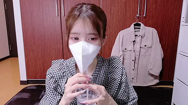 Snapshot of Ema_o0_chan chatting on September 30, 5:02 am Ema o0 chan online show from September 30, 5:02 am