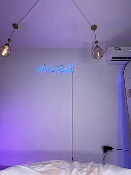 hade rosse online show from April 22, 1:08 pm