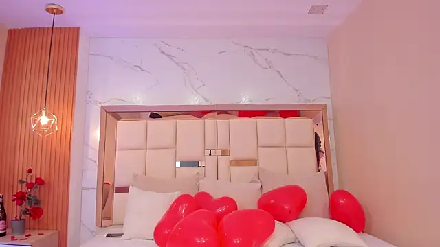 julieta rosee online show from February 14, 8:55 pm