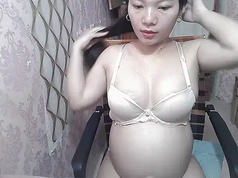 Snapshot of Mypussy4u_29 chatting on October 18, 6:38 am Mypussy4u 29 online show from October 18, 6:38 am