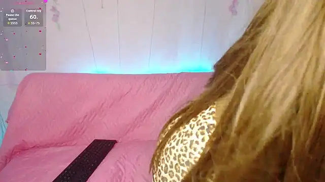 RosseCollins online show from April 25, 1:08 am