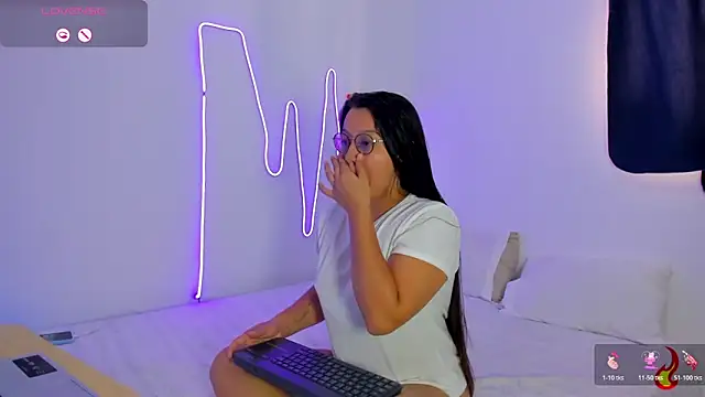 Dilan and Mia online show from June 19, 2:20 pm