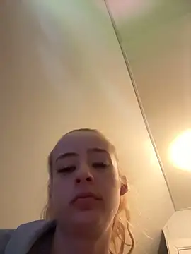 SeccySerena online show from April 24, 3:59 pm