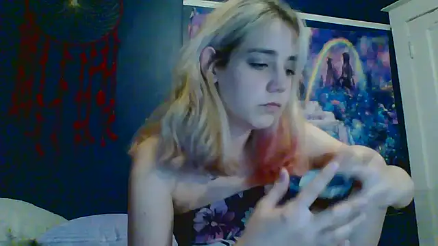 Snapshot of RubySmoke chatting on October 20, 11:02 am RubySmoke online show from October 20, 11:02 am