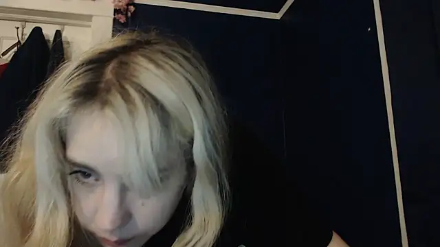 Snapshot of RubySmoke chatting on October 3, 8:08 am RubySmoke online show from October 3, 8:08 am