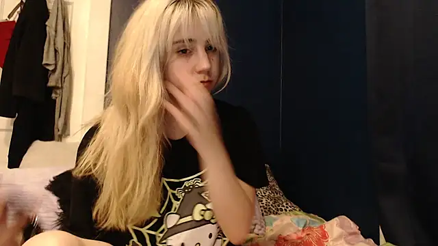 Snapshot of RubySmoke chatting on October 15, 12:24 am RubySmoke online show from October 15, 12:24 am