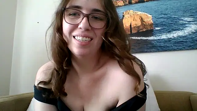 sweetsocalgirl online show from April 23, 9:39 pm