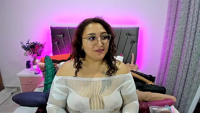 charlloteevans X online show from September 15, 2:09 am