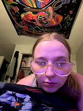 hannahtopretty online show from November 13, 6:12 am