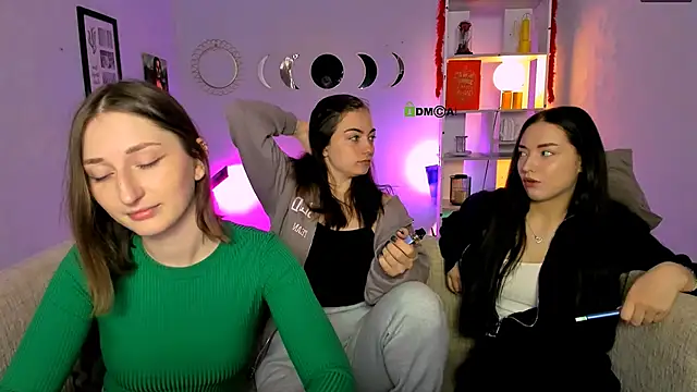 eva smiith  online show from April 28, 5:44 am