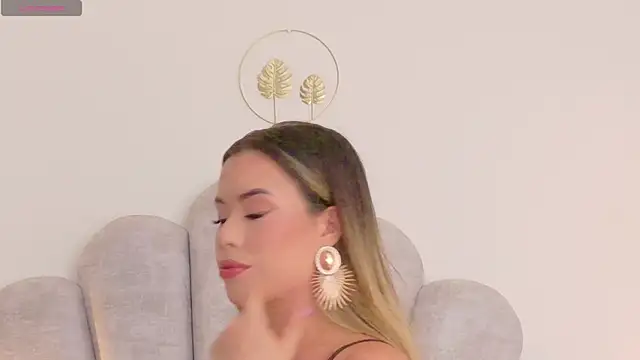 emma-conti2 online show from April 25, 4:26 pm