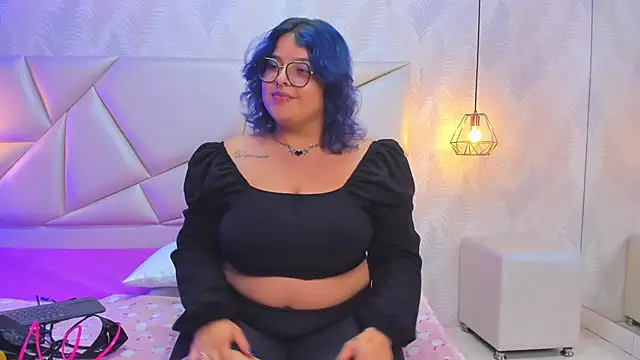 lulukawai16 online show from November 14, 7:25 pm