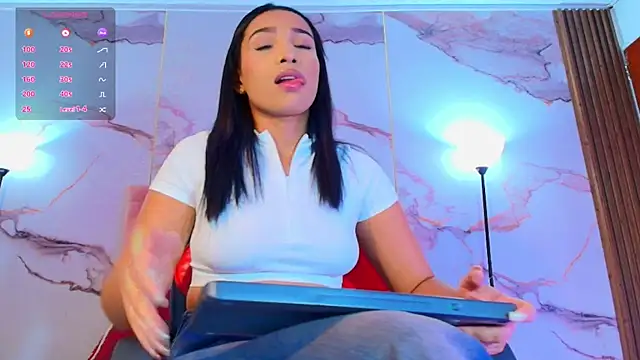 AlyaThompson online show from February 24, 4:11 am