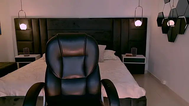 AgathaKondo  online show from April 19, 10:56 pm