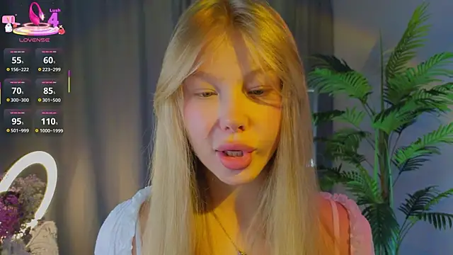 Snapshot of emilyshepar_d chatting on September 26, 3:26 am emilyshepar d online show from September 26, 3:26 am