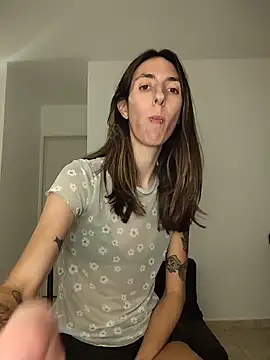 sweetsinxxx online show from April 24, 12:35 am