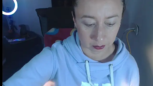 Snapshot of Milf_Valeria chatting on October 16, 3:25 pm Milf Valeria online show from October 16, 3:25 pm