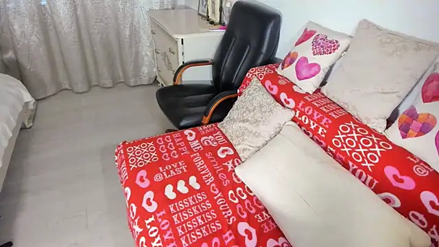 MildMature online show from April 28, 7:07 pm