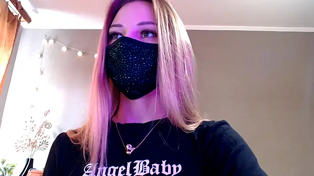 Iris lave online show from April 24, 12:41 pm