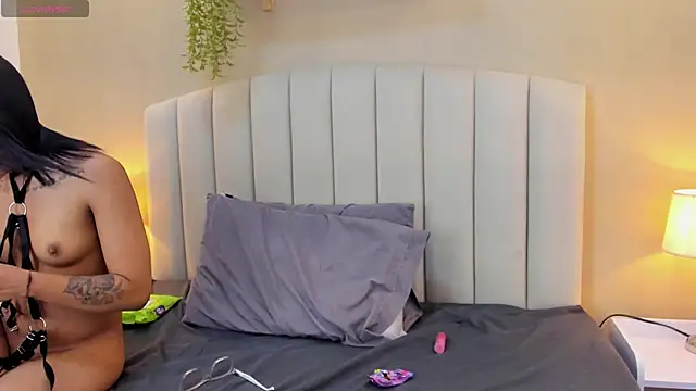 Rachel Donnelly online show from April 12, 2:36 am