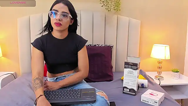 Rachel Donnelly online show from April 23, 2:19 am