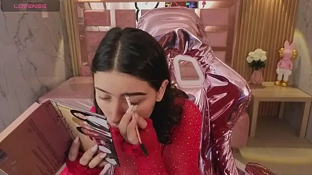 venuss09 s online show from April 21, 12:56 pm