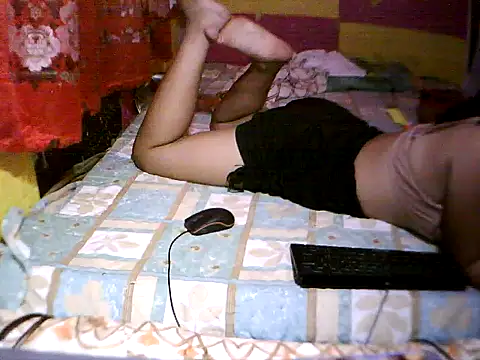 Snapshot of JuicyPussy4u chatting on October 16, 9:56 am JuicyPussy4u online show from October 16, 9:56 am