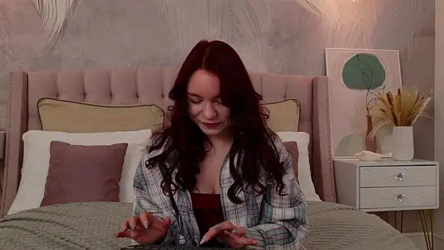 NoraHaynes online show from June 10, 2:33 am
