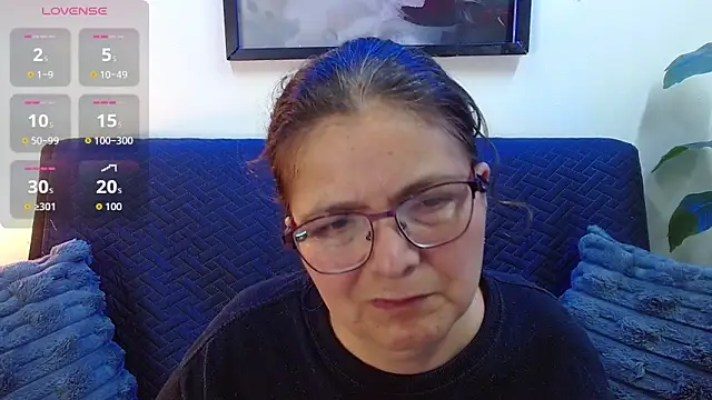 Snapshot of Linda_banks_ chatting on September 25, 2:21 am Linda banks online show from September 25, 2:21 am