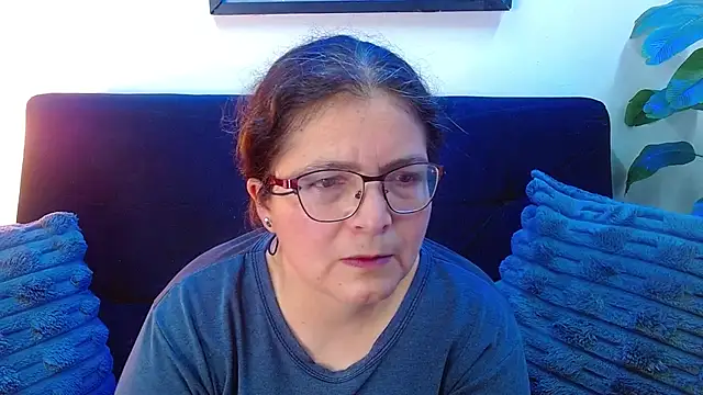 Snapshot of Linda_banks_ chatting on October 8, 1:43 am Linda banks online show from October 8, 1:43 am