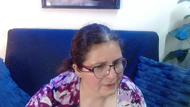 Linda banks  online show from April 25, 2:03 am
