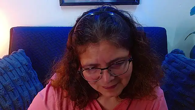 Snapshot of Linda_banks_ chatting on October 21, 1:31 am Linda banks online show from October 21, 1:31 am