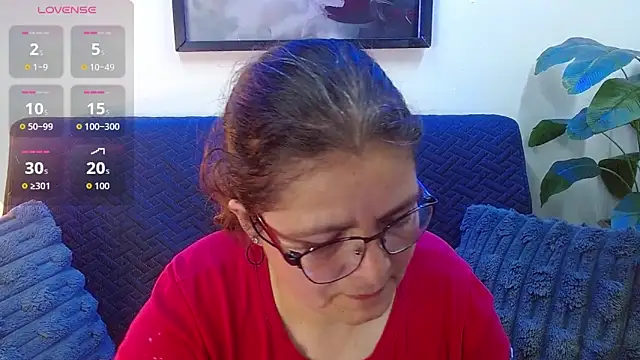 Snapshot of Linda_banks_ chatting on October 3, 1:43 am Linda banks online show from October 3, 1:43 am