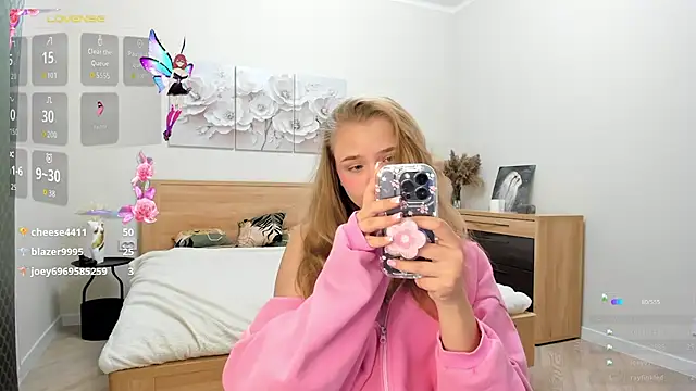 Snapshot of flooora_0 chatting on October 11, 12:48 am flooora 0 online show from October 11, 12:48 am