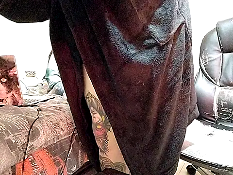 Snapshot of saenzjulieta1 chatting on October 7, 1:10 am saenzjulieta1 online show from October 7, 1:10 am