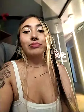  ManuVeelez online show from December 14, 9:31 pm