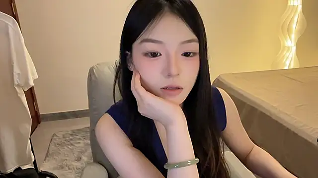 Robin-o3 online show from April 26, 7:33 pm