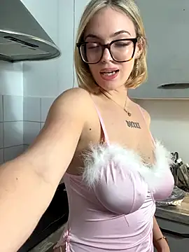 zoeypink online show from November 26, 6:31 pm