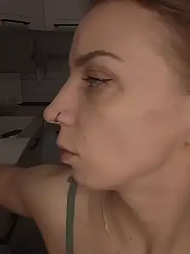 Snapshot of Edena_ chatting on October 2, 2:16 am Edena online show from October 2, 2:16 am