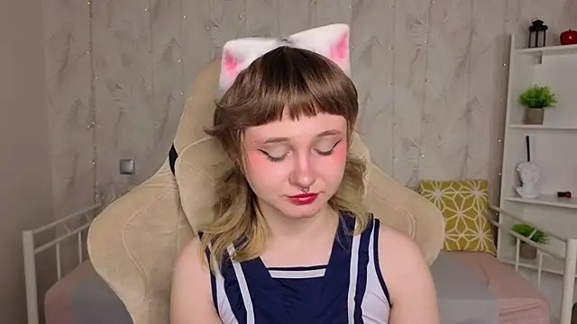 Tori Cutie online show from April 28, 12:08 am