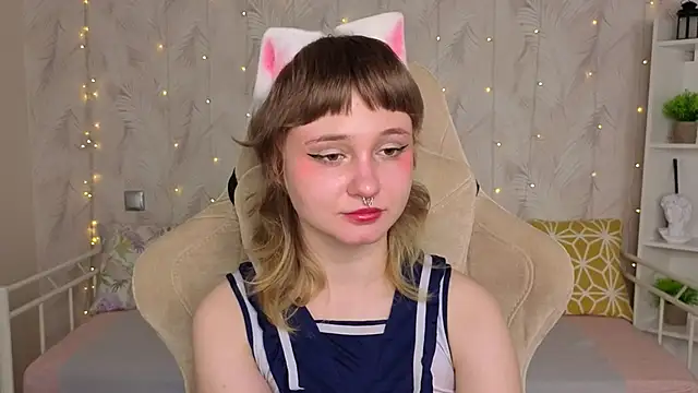 Tori Cutie online show from April 28, 2:27 am